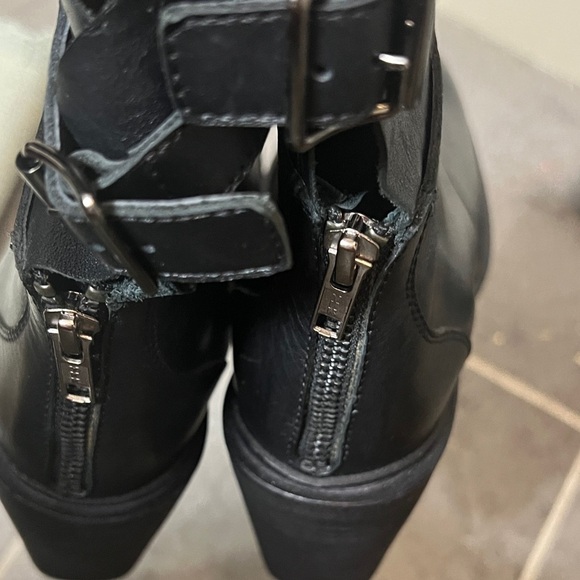 LD Tuttle women’s Sz 9 Black Leather Ankle Booties boots chunky whimigroth - Picture 7 of 11